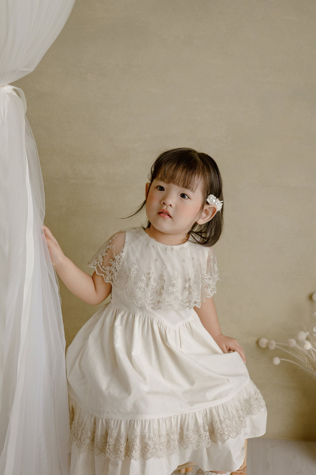 Trương Mỹ Nhân - Phí Ngọc Hưng thực hiện hai bộ ảnh cho con gái Boni nhân dịp sinh nhật. Ảnh: FB Trương Mỹ Nhân.