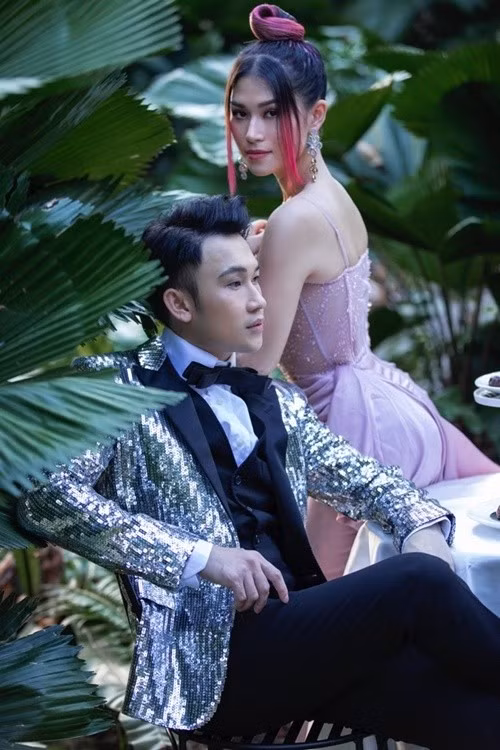 Năm 2019, Dương Triệu Vũ cùng Ngọc Thanh Tâm thực hiện bộ ảnh lấy cảm hứng từ bộ phim Alice ở xứ sở thần tiên. Ảnh: Thế Giới Điện Ảnh.