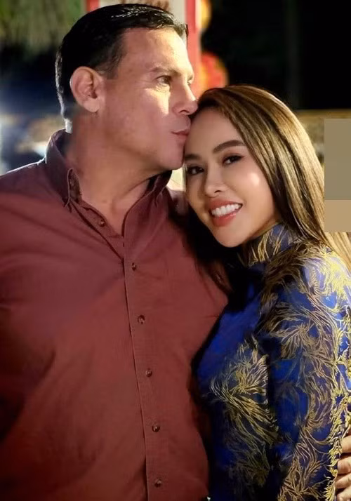 Trước khi gắn bó với George, em gái Hoài Linh kín tiếng về chuyện hẹn hò. Ảnh: Vietnamnet.