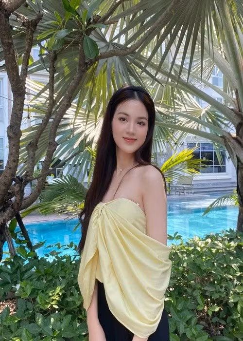 Minh Thu học chuyên ngành Marketing thương mại. “Marketing là một trong những ngành học hàng đầu, mọi doanh nghiệp, tổ chức hay cá nhân đều thực hiện các hoạt động marketing khác nhau. Đó là lý do tôi lựa chọn ngành học này”, cô cho biết. Ảnh: FB Minh Thu.