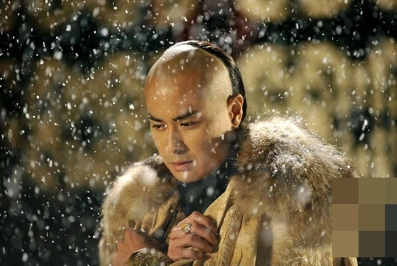 Bộ bộ kinh tâm là phim truyền hình cổ trang của Trung Quốc lên sóng năm 2011. Phim có Trịnh Gia Dĩnh (trong ảnh), Lưu Thi Thi và Ngô Kỳ Long đóng phim. Ảnh: Znews.