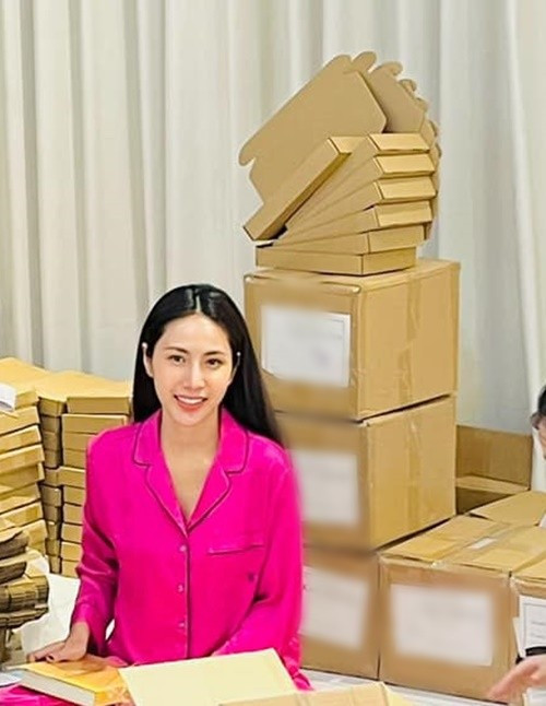 Vài năm trở lại đây, Thủy Tiên hiếm khi đi hát, tham gia sự kiện giải trí. Ảnh: FB Thủy Tiên.