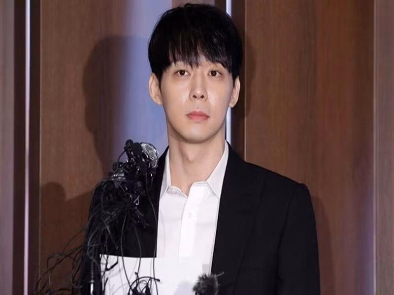 Theo Znews, trong phiên tòa xét xử đầu tiên vào ngày 14/6/2019, ca sĩ diễn viên Hàn Quốc Park Yoo Chun thừa nhận sử dụng và mua bán ma túy. Ảnh: Znews.