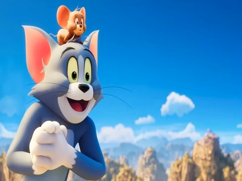 Tom và Jerry tỉnh dậy giữa bối cảnh châu Á cổ kính. Bị nhầm là những ‘anh hùng trời giáng’, cặp đôi buộc phải hợp tác để vượt qua hiểm nguy, đối phó với những kẻ săn đuổi bí ẩn, đồng thời tìm cách quay trở về thế giới quen thuộc của mình. Ảnh: VTV.