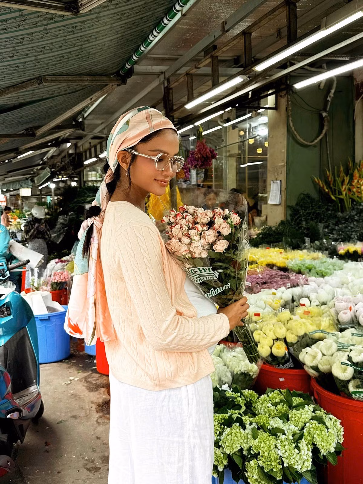 H'hen Niê chăm chỉ cập nhật hình ảnh tập trung dưỡng thai.