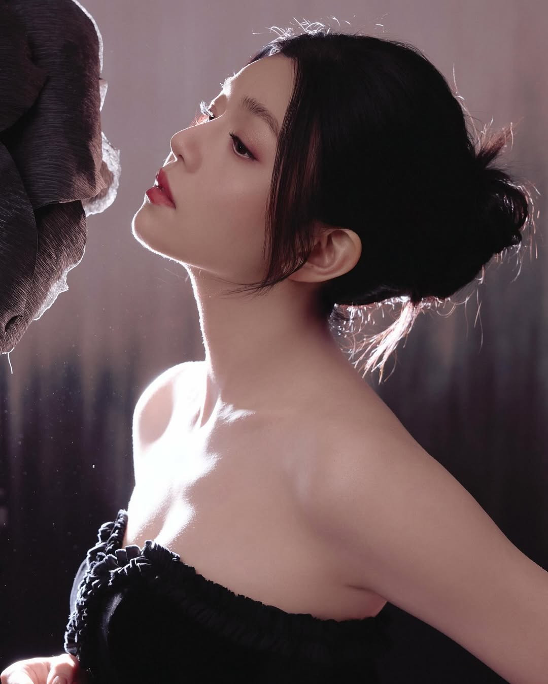 Theo VTV, một trong những yếu tố giúp Ngắm bắn hồ điệp tạo sức lan tỏa là đề tài hậu ly hôn cùng cách xây dựng hình tượng người phụ nữ mạnh mẽ, học cách đứng dậy sau đổ vỡ. Ảnh: Instagram Trần Nghiên Hy