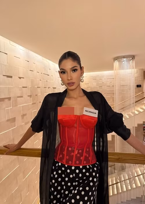 Phong cách thời trang táo bạo trong những ngày đầu của đại diện Nicaragua gây chú ý. Ảnh: FB Virmania Rodriguez.