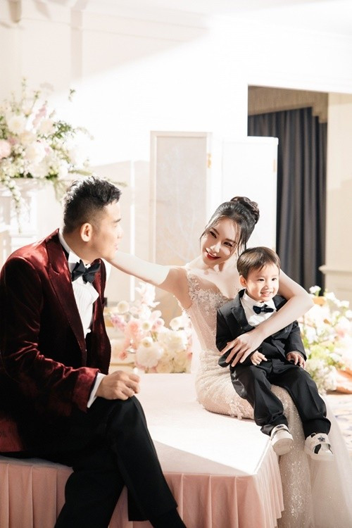 Hồ Quỳnh Hương và doanh nhân Công Thành hẹn hò trong 5 năm sau 4 năm làm bạn. Ảnh: FB Hồ Quỳnh Hương.