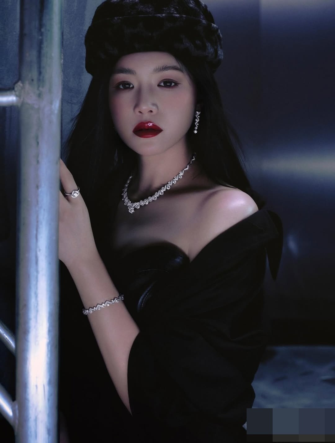 Trước khi lập gia đình, Trần Nghiên Hy từng ghi dấu ấn với loạt tác phẩm nổi tiếng như Cô gái năm ấy chúng ta từng theo đuổi và Thần điêu đại hiệp, giúp cô trở thành biểu tượng thanh xuân của màn ảnh Hoa ngữ. Ảnh: Instagram Trần Nghiên Hy