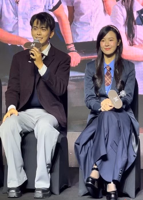 Diễn viên Midu vừa giới thiệu web drama 1314 - Đợi em ở ngày cũ. Ngoài là nhà sản xuất, Midu còn diễn xuất. Bạn diễn của Midu trong phim mới là Lê Hoàng Long. Ảnh: Vietnamnet.