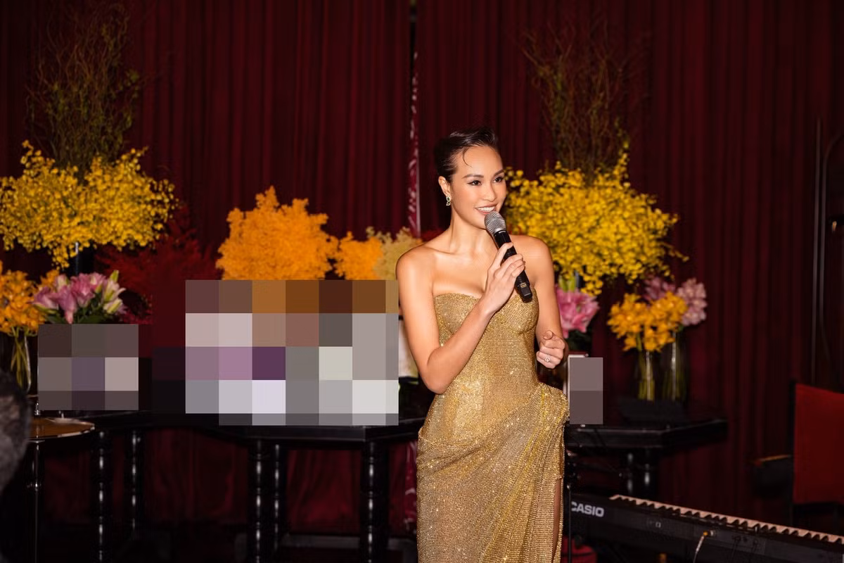 Nữ MC từng quyết định gác lại công việc để sang Thái Lan học khóa nâng cao kỹ năng thuyết trình, giao tiếp, ngôn ngữ hình thể, biểu cảm gương mặt, cách đi đứng.