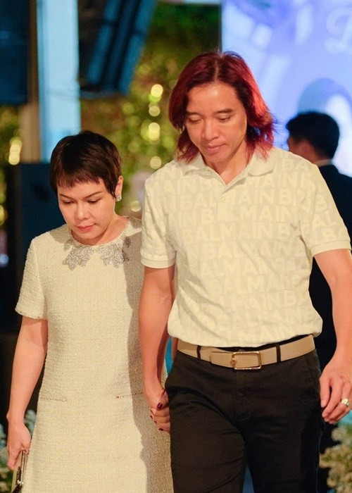 Anh nhắc đến các vai của vợ như bà Lệ trong “Ma da”, bà Hai Nhị trong “Chị dâu” và bà Hậu trong “Cục vàng của ngoại”. Ảnh: FB Hoài Phương.