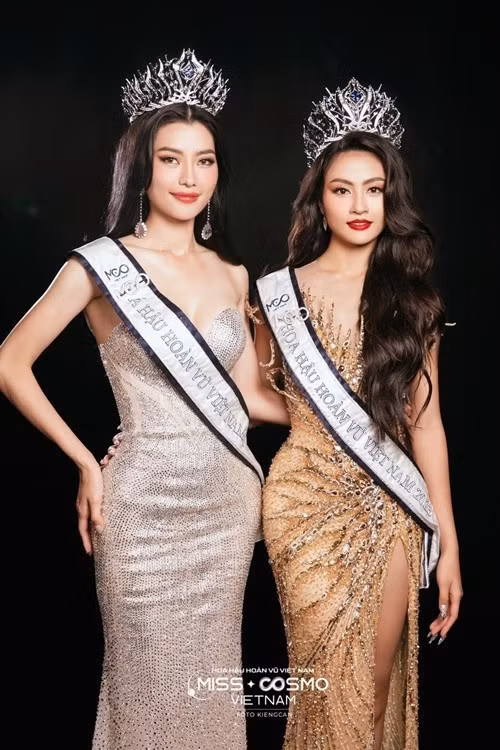 "Ngôi vị này cùng chiếc vương miện trên đầu là cánh cửa mở ra thật nhiều cơ hội cho bản thân và lan tỏa những giá trị đến với cộng đồng", Hoàng Nhung bày tỏ. Ảnh: FB Hoàng Nhung.