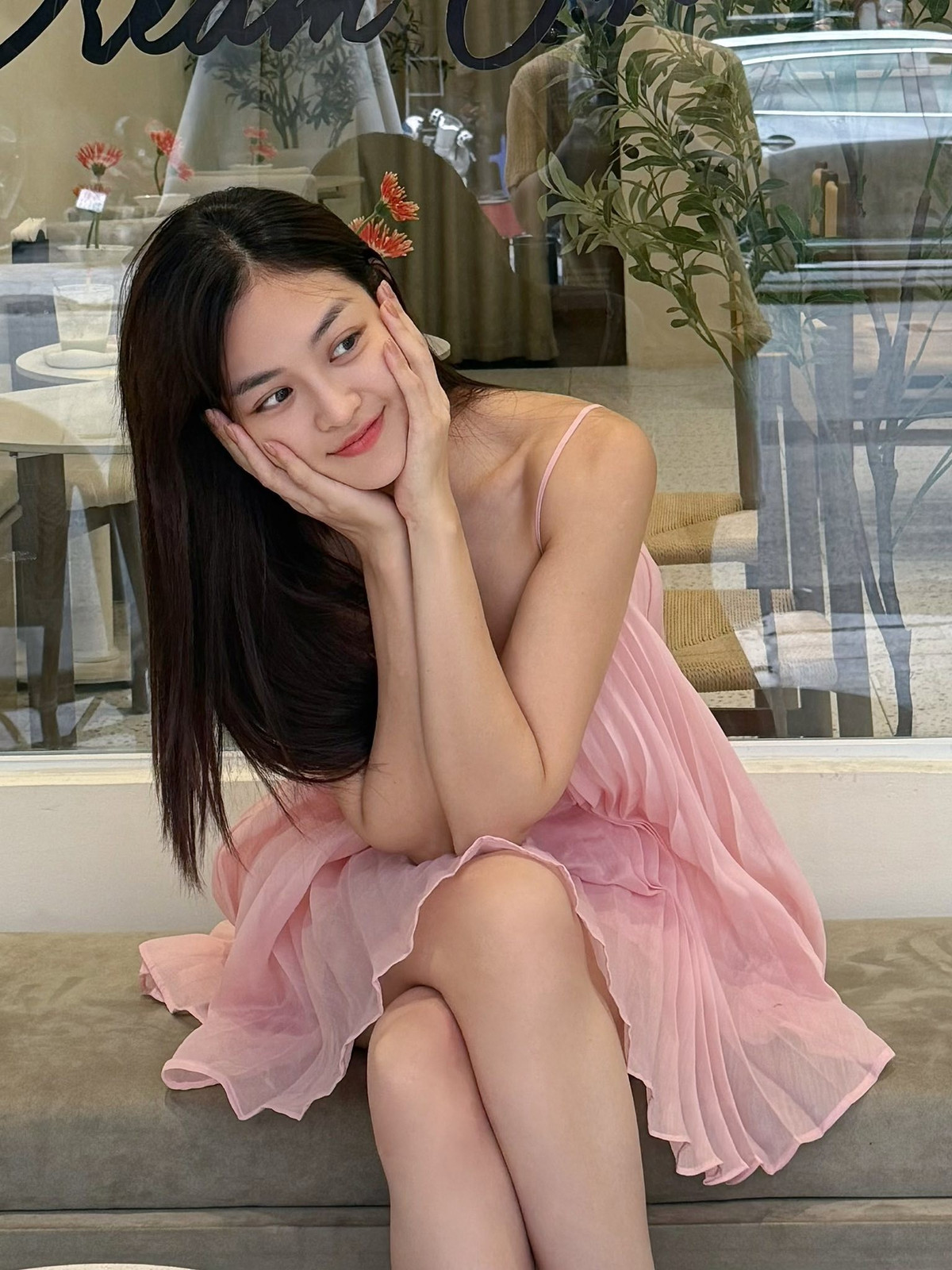 View - Diễn viên Thùy Anh khoe mẹ ruột đẹp dịu dàng nền nã trong tà áo dài | Báo Tri thức và Cuộc sống - TIN TỨC PHỔ BIẾN KIẾN THỨC 24H