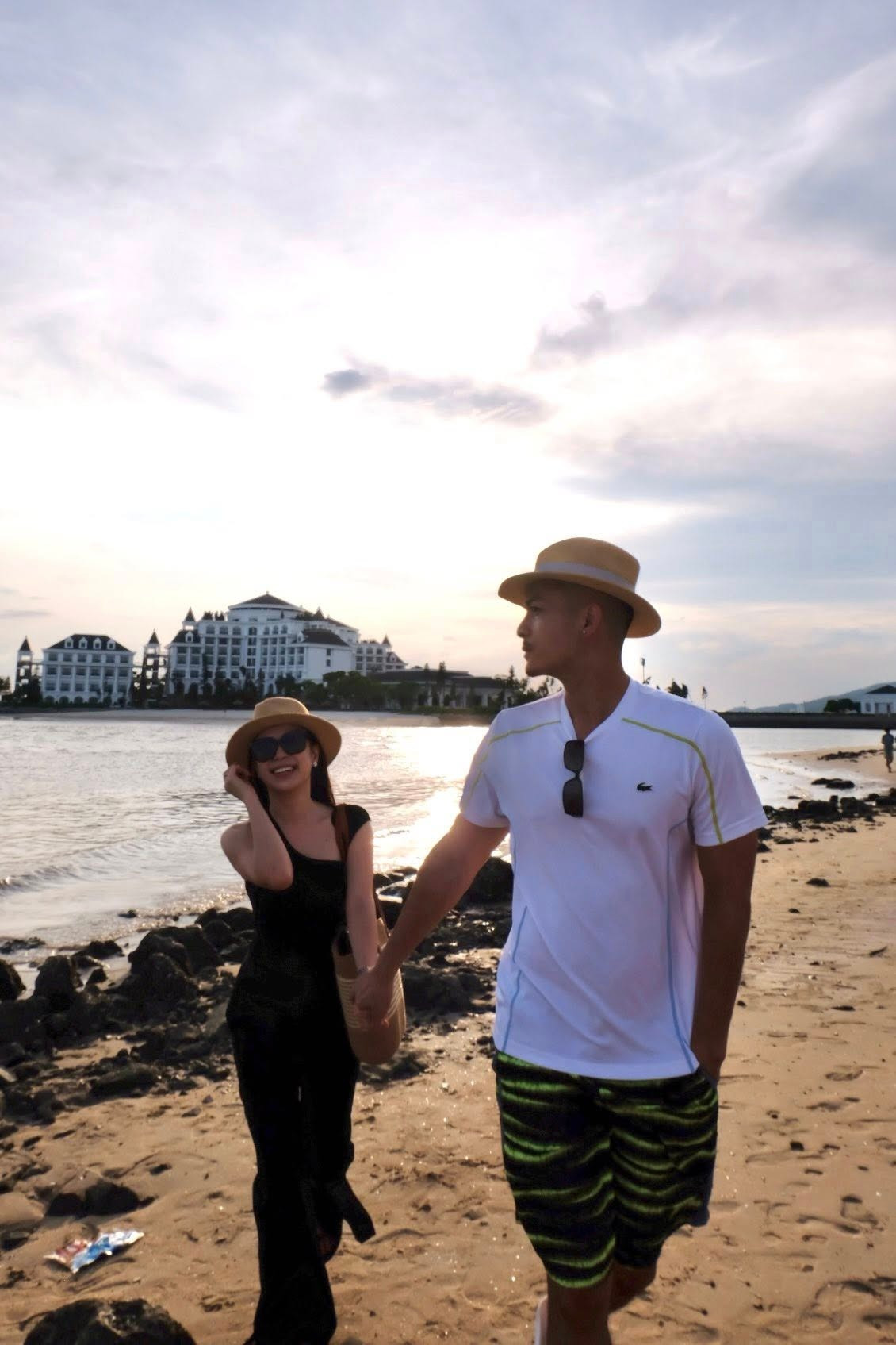 Vợ chồng Vũ Tuấn Việt thường xuyên đăng tải trên trang cá nhân khoảnh khắc đời thường bên nhau. Ảnh: FB Kim Oanh.