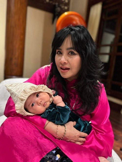 Cháu ngoại Thanh Lam càng lớn càng dễ thương. Ảnh: Sức Khỏe Đời Sống.