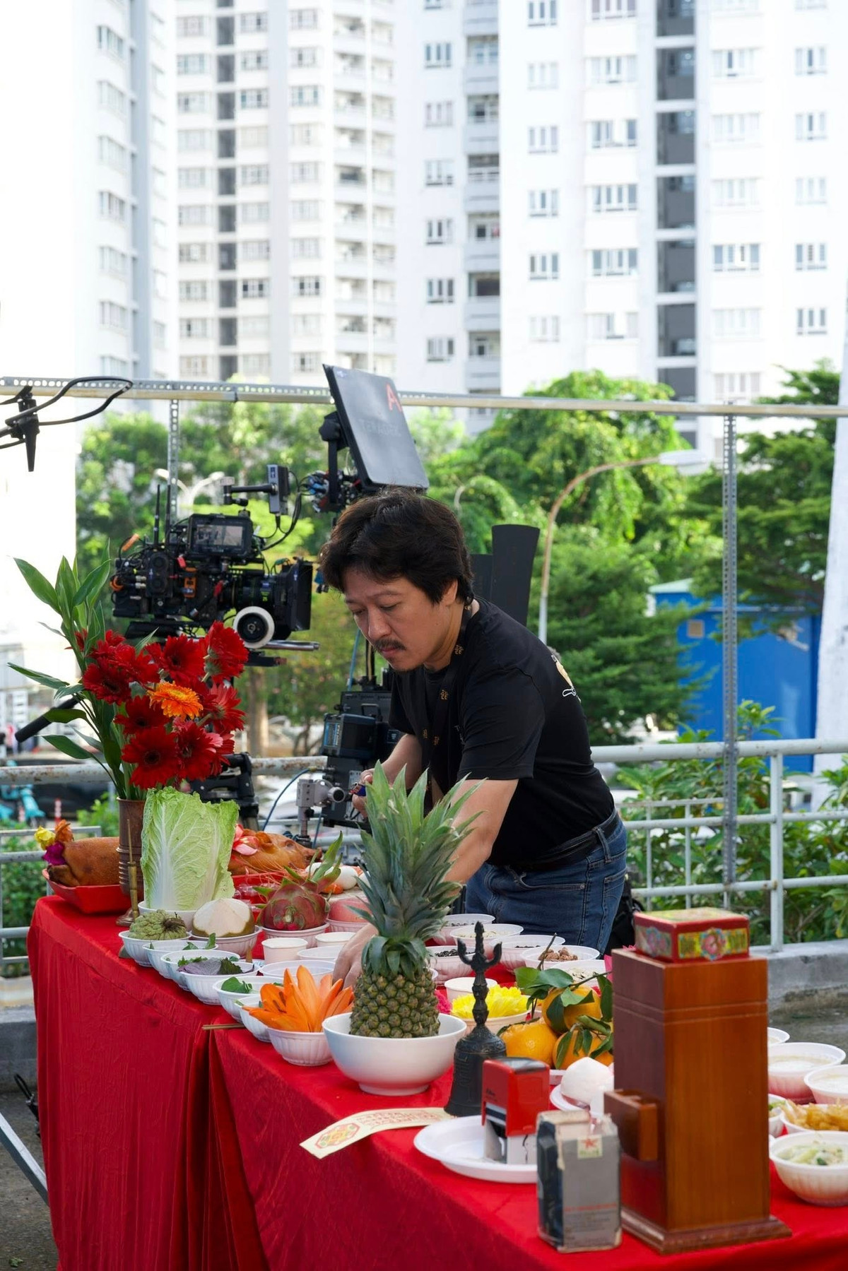 Nội dung phim mới của Trường Giang về người cha muốn con gái giữ gìn nghề làm mắm truyền thống. Ảnh: FB Trường Giang.