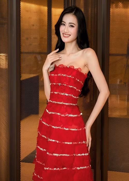 “Với tôi, đây là hành trình đáng nhớ và các thí sinh từ khắp nơi là những người bạn đồng hành để học hỏi và kết nối hơn là đặt nặng chuyện so sánh”, nàng hậu trải lòng. Ảnh: FB Ý Nhi.