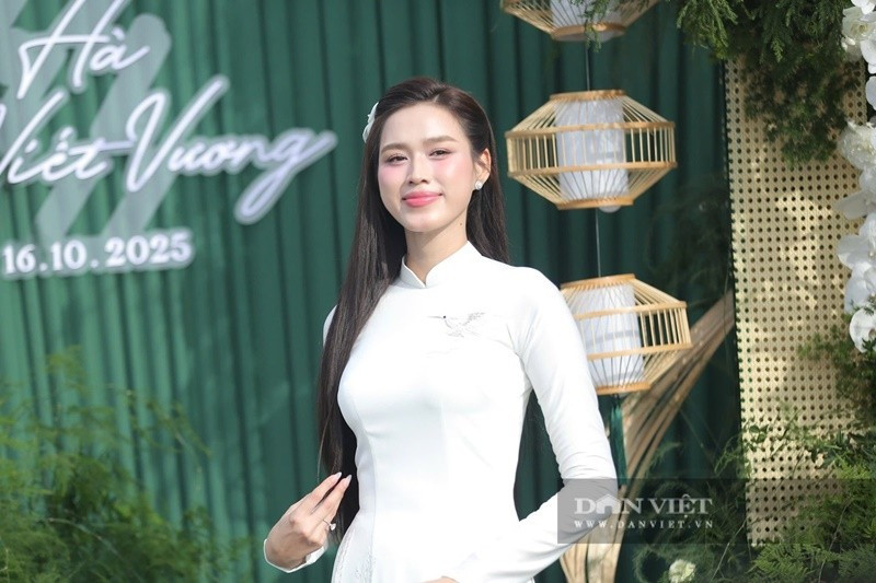 Hoa hậu Đỗ Thị Hà và doanh nhân Nguyễn Viết Vương tổ chức lễ ăn hỏi vào sáng ngày 16/10 sau thời gian bí mật hẹn hò. Ảnh: Dân Việt.