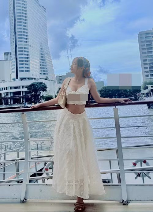 Cô và nghệ sĩ Việt Anh thừa nhận hẹn hò vào tháng 1/2025. Ảnh: FB Chân Chân.