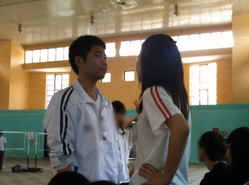 Vợ chồng Phúc Du thân thiết ngay từ thời còn đi học. Ảnh: FB Phúc Du.