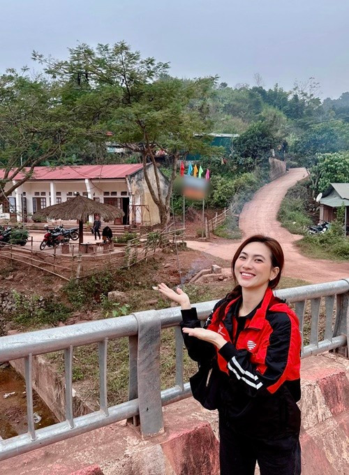 Phương Anh Đào sau đó thi vào Trường Đại học Sân khấu – Điện ảnh TP HCM. Nghe lời cô giáo khuyên, suốt những năm còn ngồi trên ghế nhà trường, cô hạn chế nhận phim, chủ yếu tham gia quảng cáo, đóng MV hoặc làm mẫu ảnh bán thời gian để tích lũy kinh nghiệm.