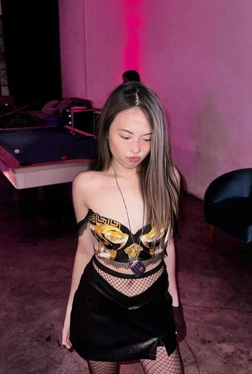 Tuổi 20, con gái Phương Thanh liên tục thay đổi màu tóc. Ảnh: Instagram Nghi Phương.