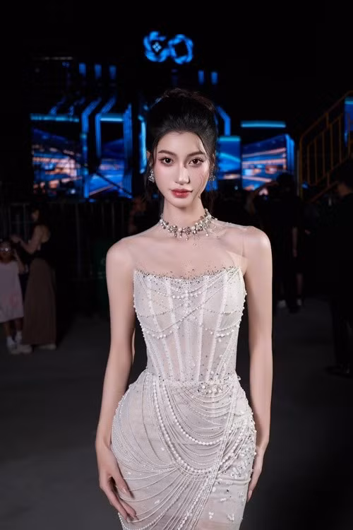 Kim Ngân làm người mẫu, diễn xuất trong một số MV ca nhạc. Ảnh: FB Kim Ngân.