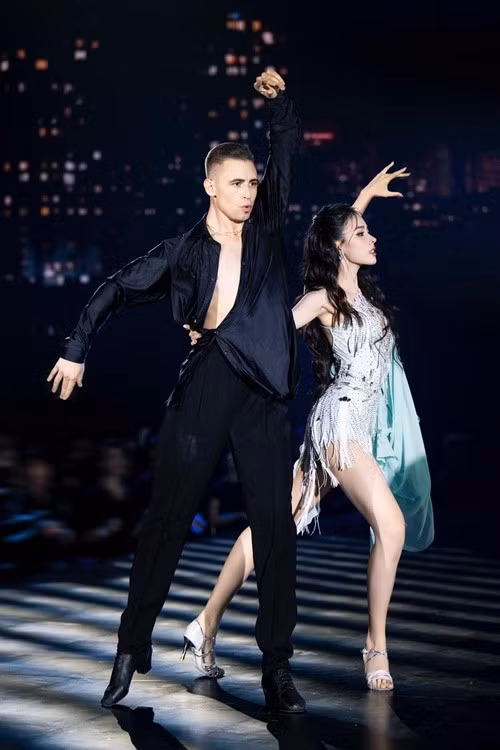 Ngọc Hằng thể hiện tài năng vũ đạo trong Bước nhảy hoàn vũ 2024. Ảnh: FB Ngọc Hằng.