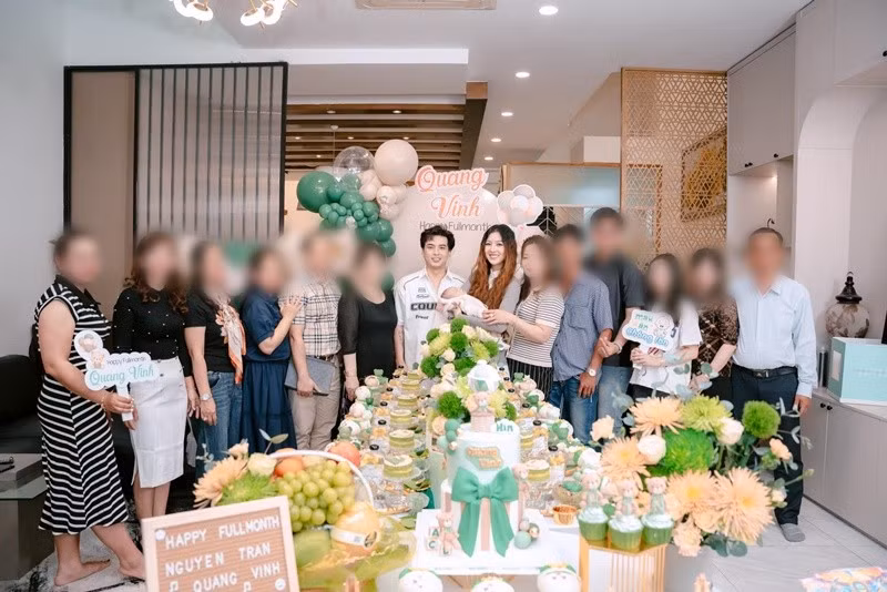 Nam ca sĩ đang sống trong biệt thự 23 tỷ cùng vợ con. Ảnh: FB Hồ Quang Hiếu.