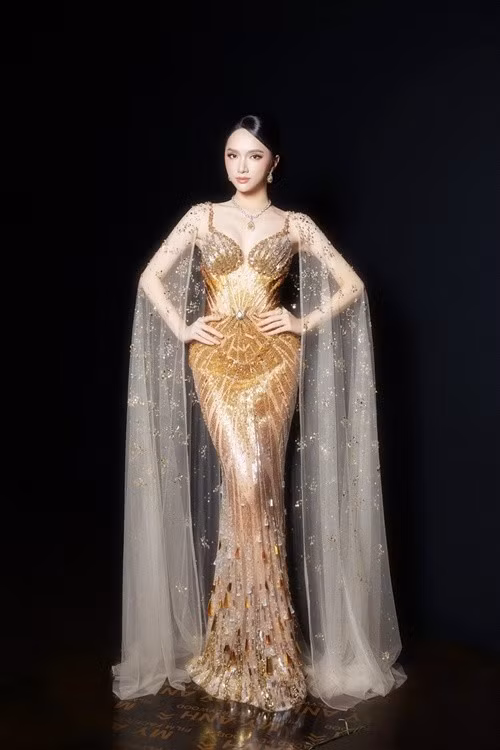 Cột mốc quan trọng nhất trong sự nghiệp của Hương Giang là khi cô đăng quang Hoa hậu Chuyển giới Quốc tế 2018. Sau đăng quang, Hương Giang hoạt động sôi nổi với vai trò huấn luyện viên, giám khảo tại nhiều chương trình truyền hình thực tế về sắc đẹp và người mẫu. Ảnh: FB Hương Giang.