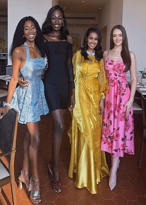 "Hôm nay chúng tôi bắt đầu ngày mới bằng bữa sáng tuyệt vời, cùng nhau trò chuyện và giao lưu văn hóa. Dù đây chỉ là ngày thứ hai tham gia cuộc thi, chúng tôi đã có nhiều kỷ niệm tuyệt vời", đại diện Nam Phi viết trên trang cá nhân.