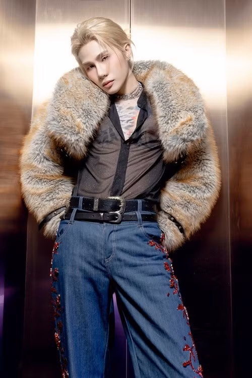 Mới đây, công ty quản lý của nam ca sĩ Jack lên tiếng về loạt thông tin đời tư sai sự thật về giọng ca gốc Bến Tre. “Trước đây, nghệ sĩ Jack - J97 lựa chọn giữ im lặng, không phản hồi trước truyền thông vì tôn trọng quyền riêng tư của các bên liên quan, đồng thời cũng mong muốn sự việc được giải quyết ôn hòa, hơn cả là để bảo vệ sự phát triển bình yên của bé Trần Nguyễn Yên Đan”, phía Jack cho biết. Ảnh: FB Jack.