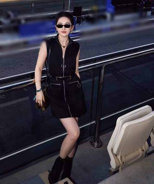 Lưu Diệc Phi thuộc tuýp người dễ tăng cân. Theo Dân Việt, trong đêm hội Weibo 2020, Lưu Diệc Phi xuất hiện với vẻ ngoài tăng cân thấy rõ. Nhiều nguồn tin cho rằng, cân nặng của cô đã lên tới 65kg.