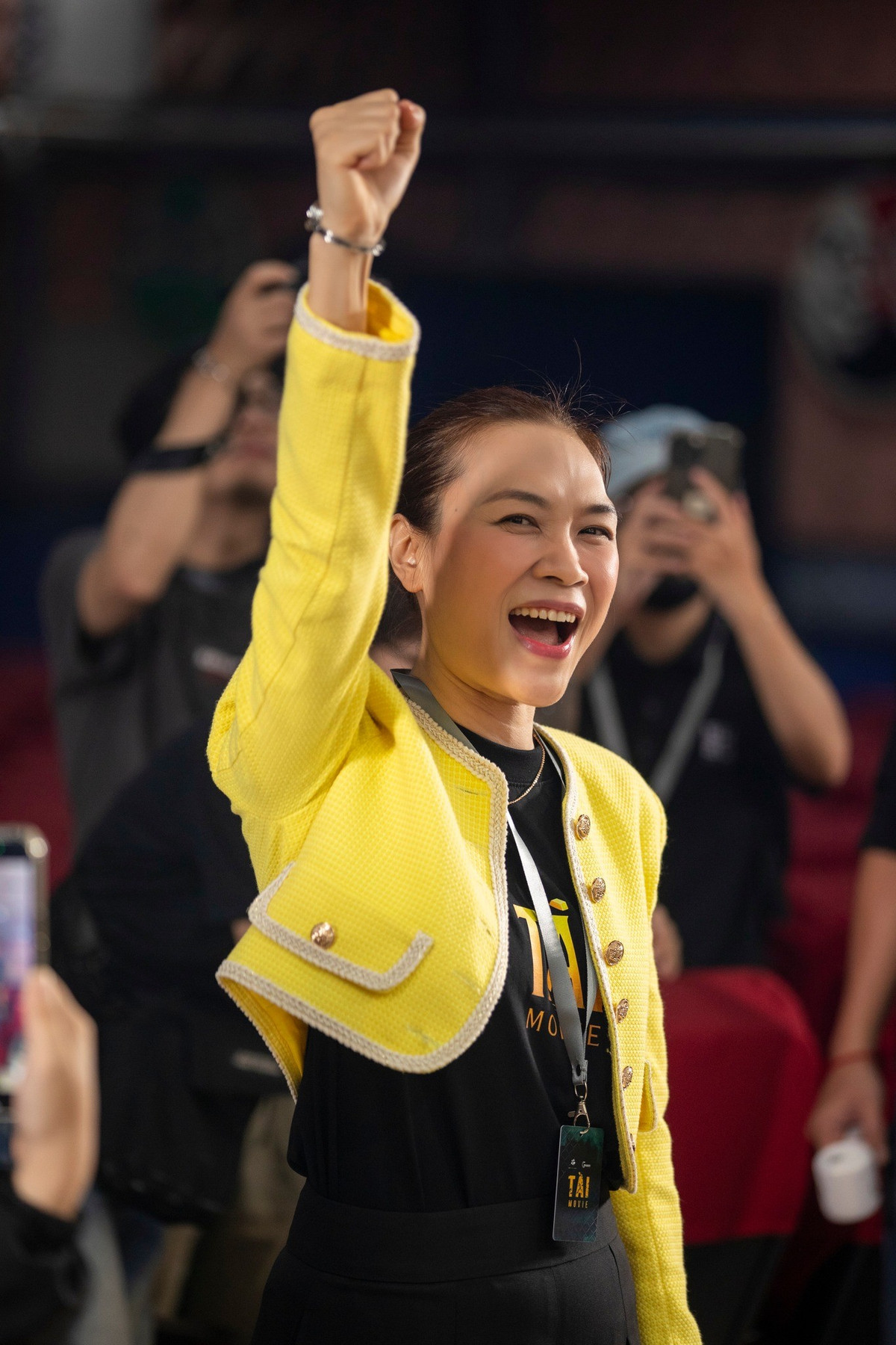 Ngoài là nhà sản xuất và diễn viên, Mỹ Tâm còn góp phần chỉnh sửa khoảng 10% kịch bản và là nhà đầu tư chính của dự án. Nữ ca sĩ cũng sáng tác bài hát chủ đề tặng riêng cho bộ phim đồng thời trực tiếp thể hiện bài hát này. Ảnh: FB Mai Tài Phến.