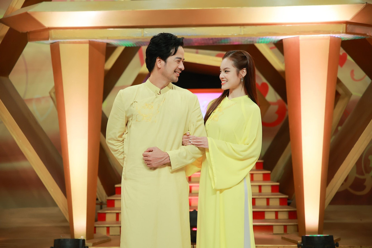 Mới đây, xuất hiện trong chương trình Vợ chồng son, Đoàn Minh Tài - Sunny Đan Ngọc kể lại chuyện tình giữa hai người trước khi kết hôn. Theo Người Đưa Tin, Đoàn Minh Tài được bố của Sunny Đan Ngọc phẫu thuật tuyến giáp vào năm 2020. Ảnh: FB Đoàn Minh Tài.