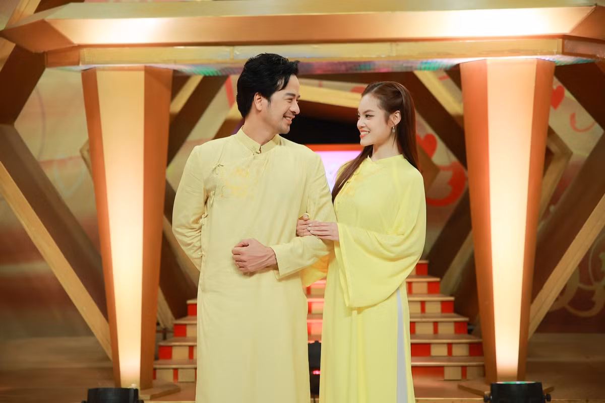 Mới đây, xuất hiện trong chương trình Vợ chồng son, Đoàn Minh Tài - Sunny Đan Ngọc kể lại chuyện tình giữa hai người trước khi kết hôn. Theo Người Đưa Tin, Đoàn Minh Tài được bố của Sunny Đan Ngọc phẫu thuật tuyến giáp vào năm 2020. Ảnh: FB Đoàn Minh Tài.