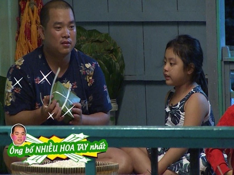 Suti là con gái thứ hai của Minh Khang - Thuý Hạnh. Khi tham gia Bố ơi! Mình đi đâu thế mùa 1, Suti có ngoại hình bụ bẫm. Ảnh: Bố ơi! Mình đi đâu thế.