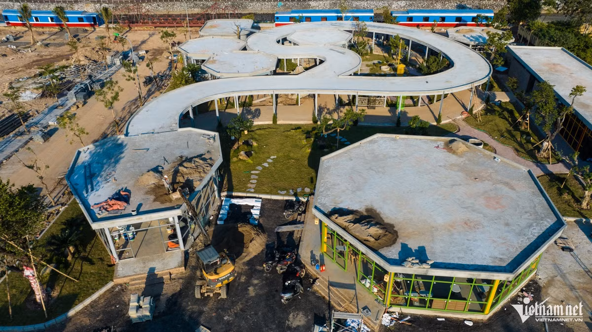 Sau khi hoàn thiện, dự án sẽ bao gồm: Khu trưng bày lịch sử - văn hóa (giới thiệu về làng nghề, hành trình phát triển và các truyền thuyết dân gian); Khu nuôi bảo tồn rắn và bò sát quý (áp dụng công nghệ giám sát sinh học, đảm bảo tiêu chuẩn an toàn); Khu biểu diễn tương tác - giáo dục (phục vụ khách du lịch, học sinh, sinh viên); Khu triển lãm, gian hàng OCOP và ẩm thực đặc sản từ rắn; Khu lưu trú sinh thái, không gian cây xanh và dịch vụ du lịch hỗ trợ.