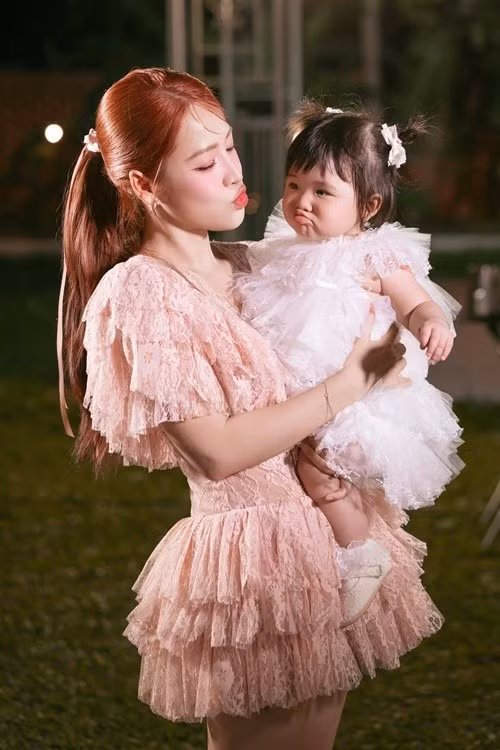 Gin Tuấn Kiệt và Puka đã dành tặng con gái món quà tinh thần vô giá là MV mang tên “Mặt trời nhỏ”.