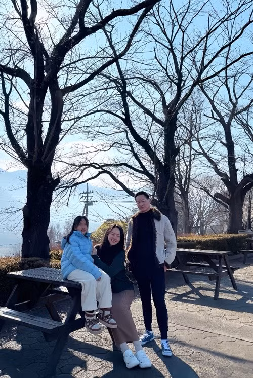 Nữ người mẫu nhắn nhủ chồng: "Năm nay mình sẽ dành thời gian bên nhau và đi thật nhiều nơi cùng nhau nhé". Ảnh: FB Phan Như Thảo.