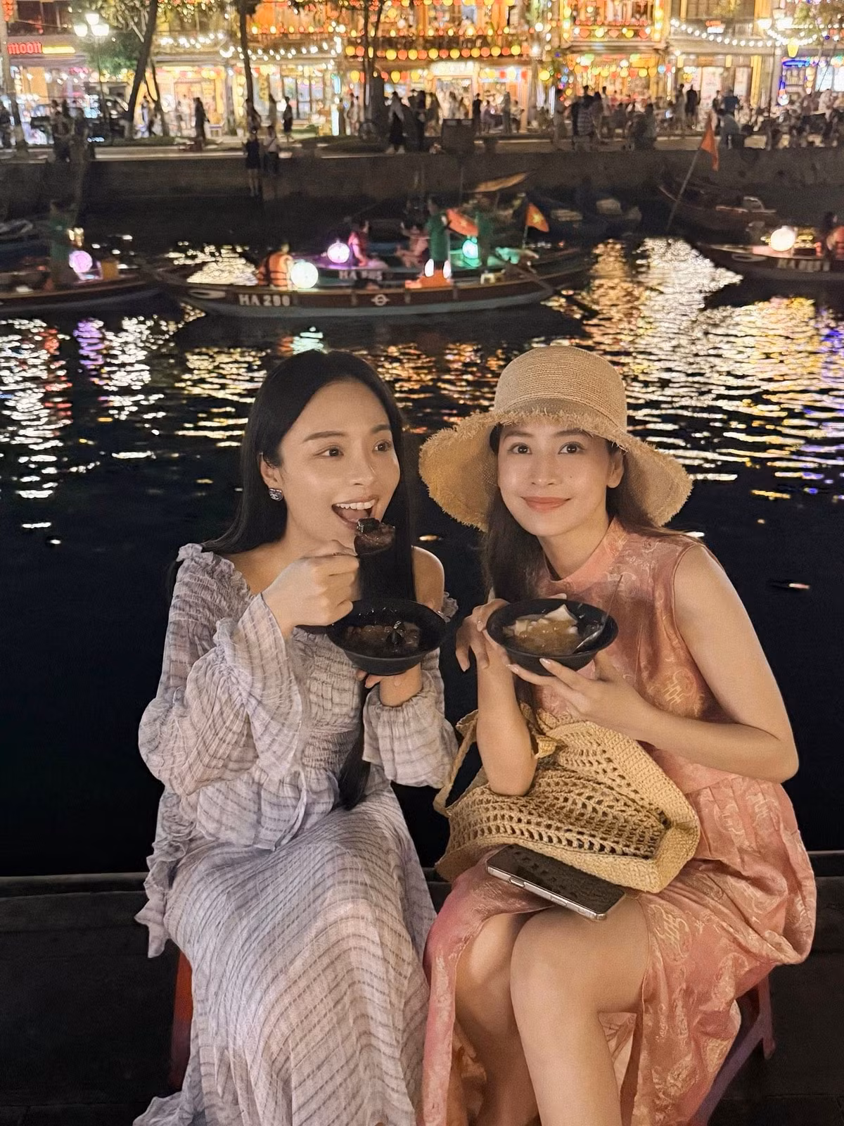 Theo Znews, Lý Sa Mân Tử từng hứa dẫn Chi Pu tham quan các điểm du lịch nổi tiếng của Trung Quốc trong chuyến đi tới của hai người. Ảnh: FB Chi Pu.