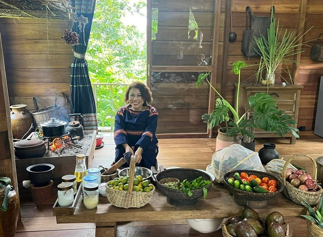 Ca sĩ Siu Black nhập viện điều trị bệnh trong những ngày qua. Bác sĩ Bùi Trường Giang - Phó Giám đốc chuyên môn Bệnh viện Đa khoa Hùng Vương Gia Lai (tỉnh Gia Lai) chia sẻ trên Vietnamnet, sáng ngày 28/10, tình trạng sức khỏe của ca sĩ Siu Black đã ổn định hơn. Ảnh: FB Siu Black.