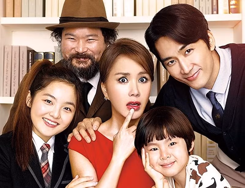 Năm 2015, Uhm Jung Hwa và Song Seung Hun đóng vai vợ chồng trong phim Wonderful nightmare. Ảnh: Harper’s Bazaar Việt Nam.