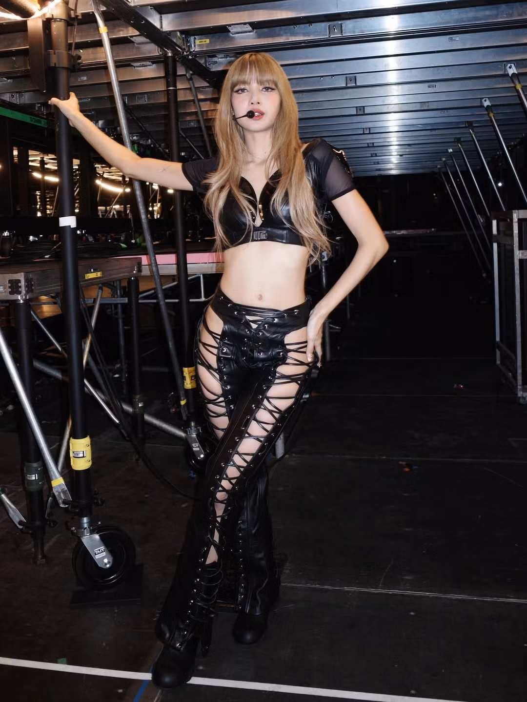 Nữ ca sĩ giỏi kiếm tiền. Ngoài ca hát, cô còn làm người mẫu, đại diện thương hiệu. Ảnh: Instagram Lisa.