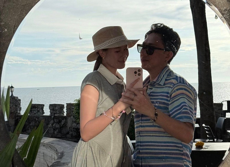 Anh Đức và bà xã Anh Phạm thường xuyên đi du lịch để hâm nóng tình cảm. Mới đây, cặp đôi có chuyến nghỉ dưỡng tại Thái Lan.