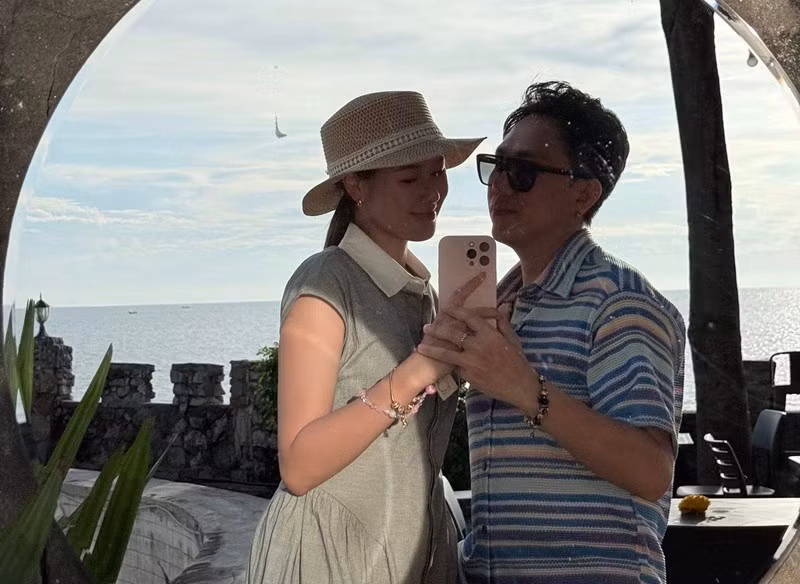 Anh Đức và bà xã Anh Phạm thường xuyên đi du lịch để hâm nóng tình cảm. Mới đây, cặp đôi có chuyến nghỉ dưỡng tại Thái Lan.