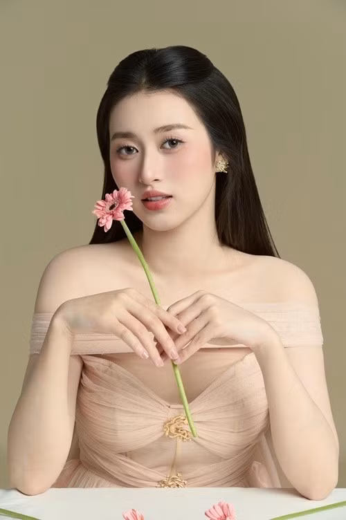 Ngô Thị Trâm Anh vào top 5 Người đẹp biển, top 5 Người đẹp thể thao ở Hoa hậu Trái đất Việt Nam 2025. Cô từng là Hoa khôi Sinh viên thanh lịch 2024. Ảnh: FB Trâm Anh.