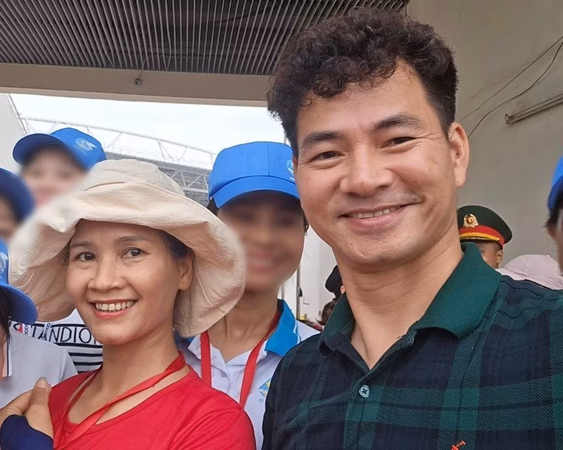 Cũng đóng phim Sóng ở đáy sông, Minh Nguyệt vào vai Biển - em gái Núi. Vào tháng 8/2025, Minh Nguyệt gặp lại Xuân Bắc. Ảnh: FB Xuân Bắc.