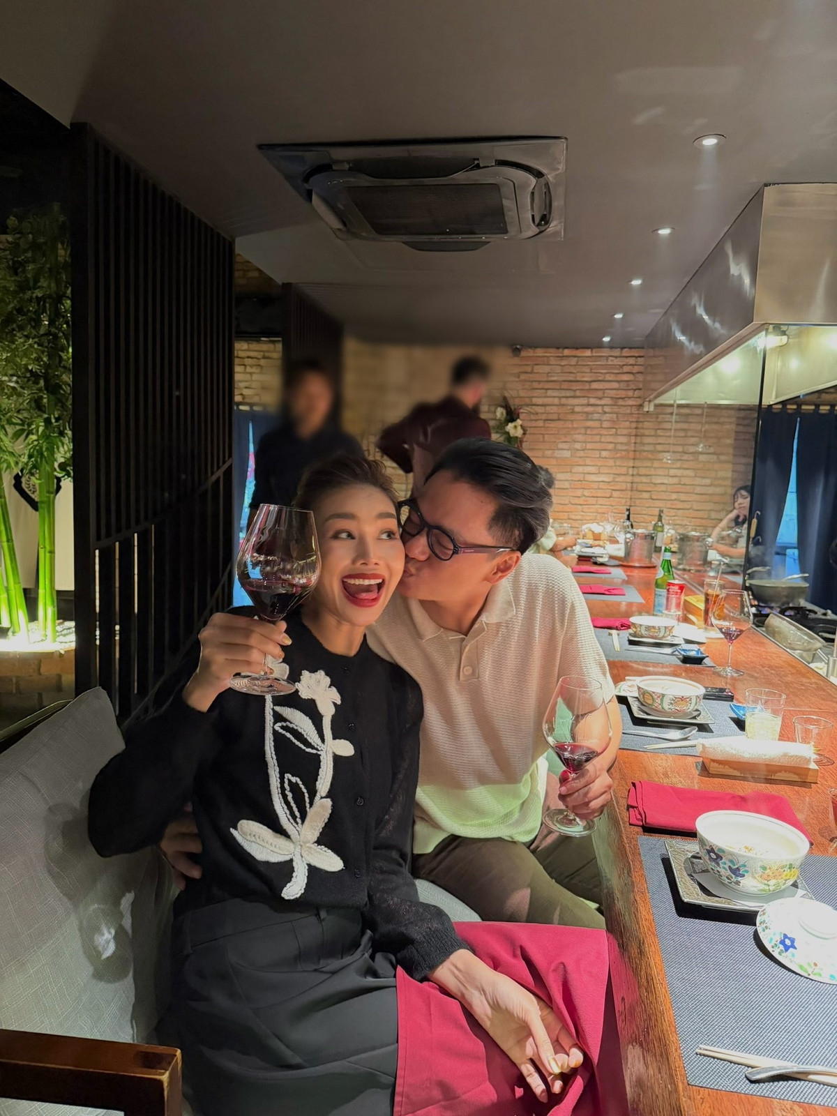 Về chuyện sinh con, Thanh Hằng cho biết: "Bây giờ tôi chỉ còn việc đẻ con thôi chứ cũng khá nhiều điều tôi đều quản được".